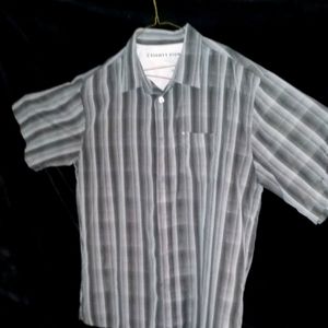 Short sleeve button-down